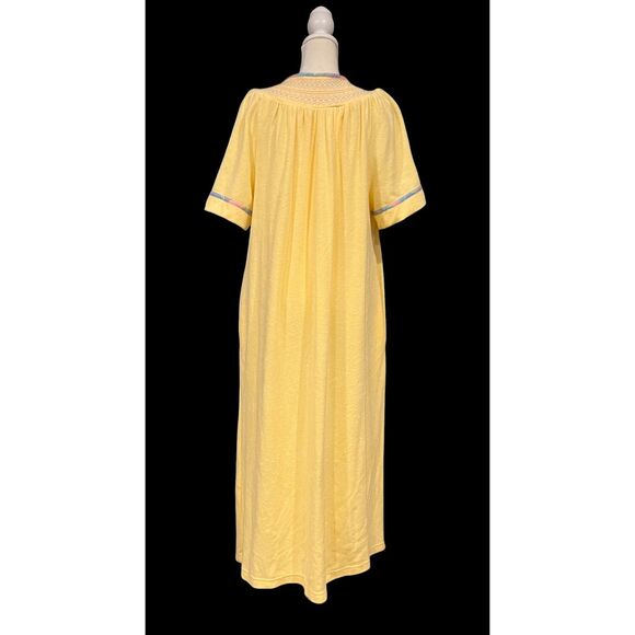 LEISURE LIFE Vtg YELLOW Housecoat Robe Short Sleeve Snaps Pockets Sz PM - Picture 4 of 5